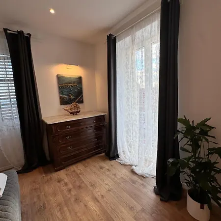 Mia's Wonderland Apartment